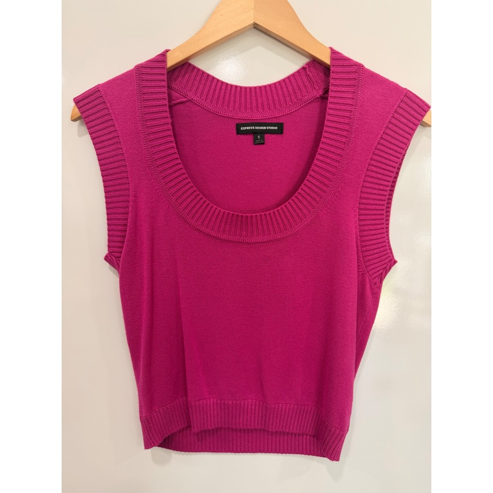 Express Design Studio Magenta Pink Scoop Neck Cropped Sweater Vest Small